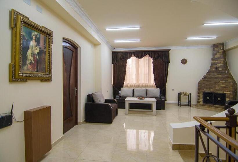 اتاق سوپریور چهار تخته, Tatev Hotel And Tours