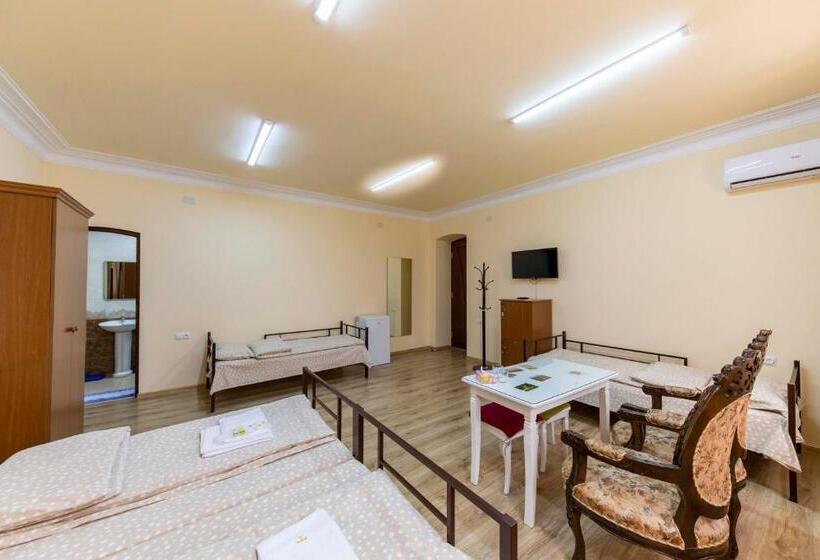 اتاق لوکس چهار تخته, Tatev Hotel And Tours