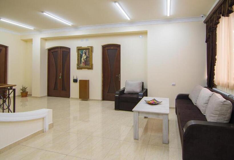 اتاق استاندارد سه نفره, Tatev Hotel And Tours