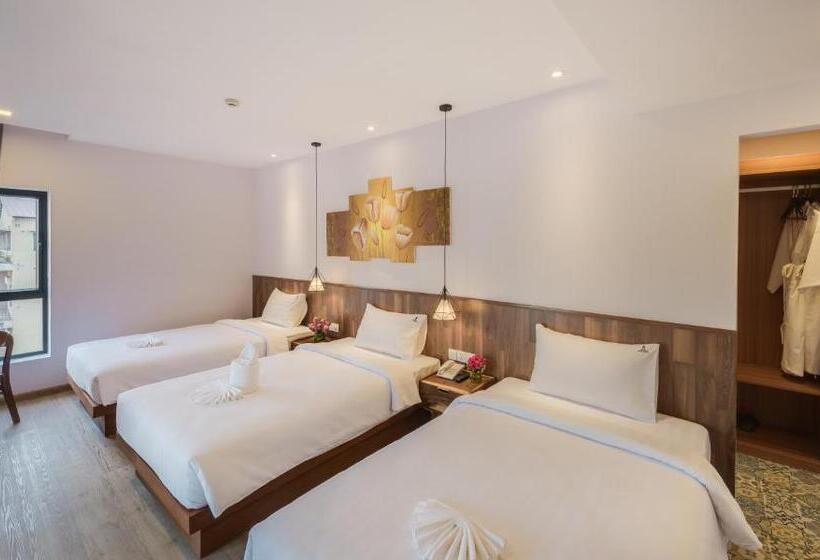 Трехместный Президентский, Phnom Penh 51 Hotel & Residences
