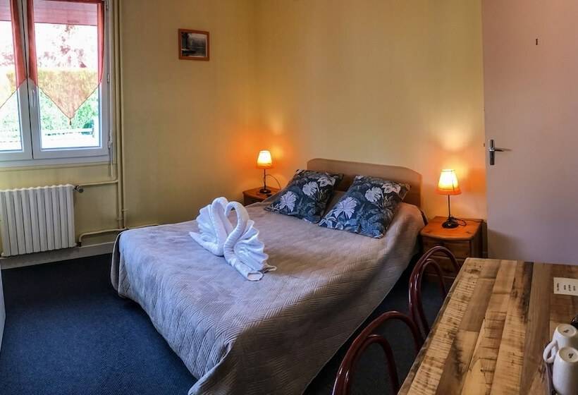 Номер Стандарт, Hôtel Le Pommeil