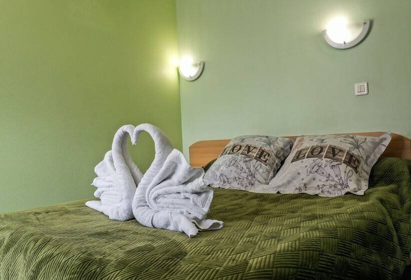 Номер Стандарт, Hôtel Le Pommeil