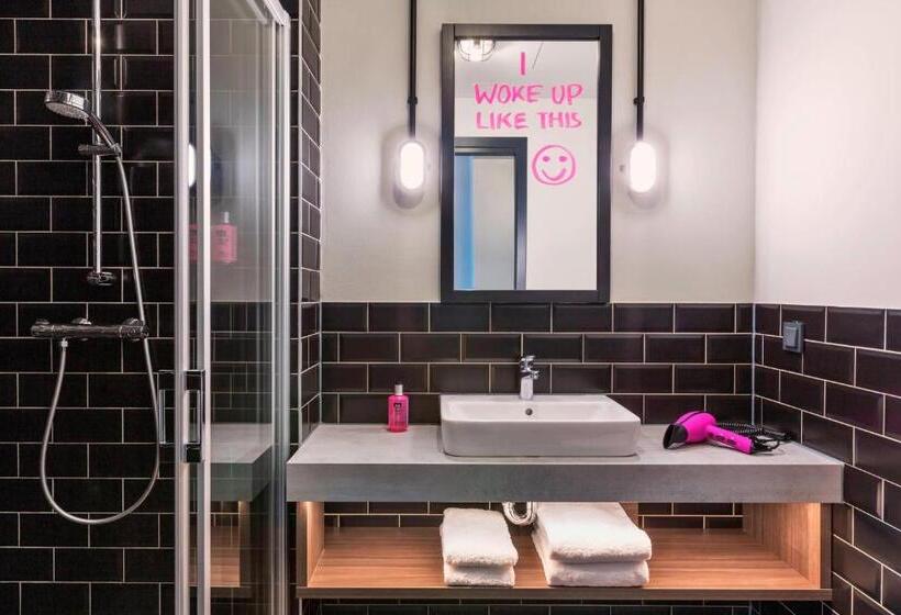 اتاق استاندارد با تخت دو نفره بزرگ, Moxy Darmstadt