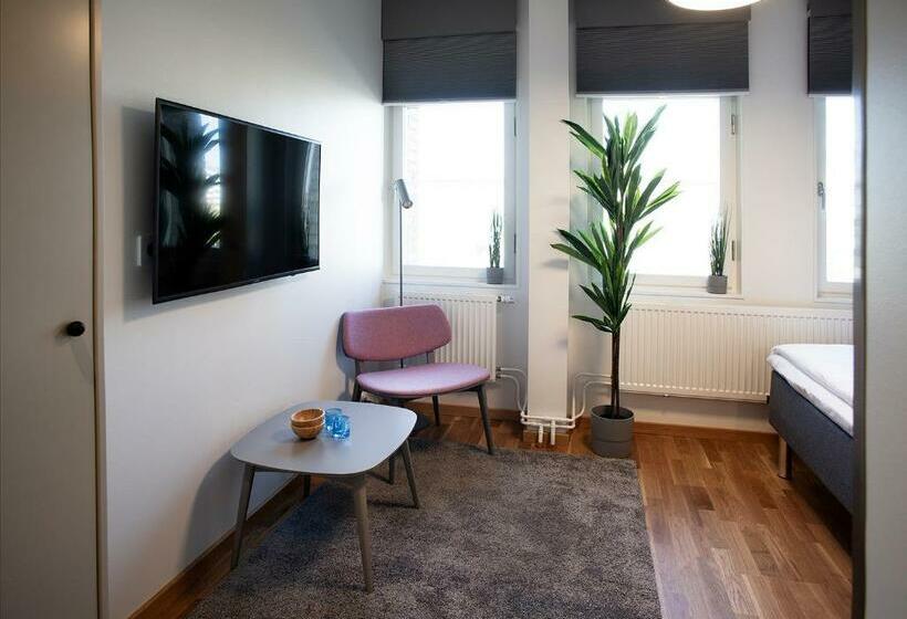اتاق استاندارد یک نفره, The Studio