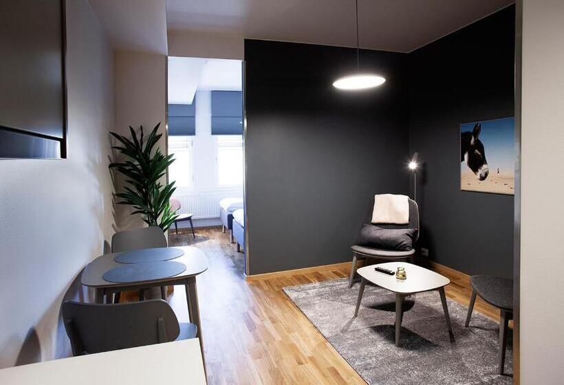 استودیو استاندارد با تخت کینگ, The Studio