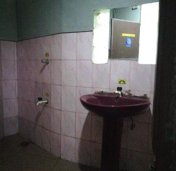 Семейный Номер, Thilini Tour Inn