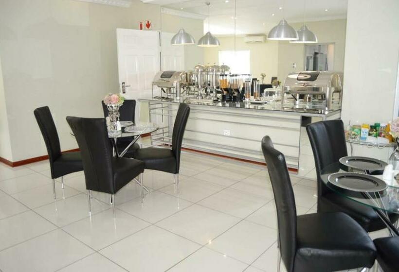 Номер Стандарт, Shoes Guest House