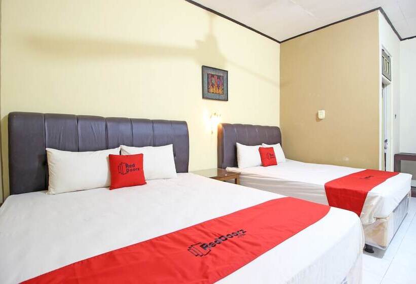 Семейный Номер, Reddoorz Near Pojok Beteng Prawirotaman