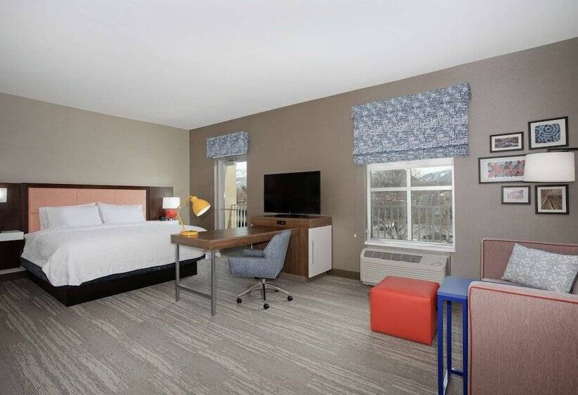 Студия Стандарт Двуспальная Кровать, Hampton Inn & Suites Logan