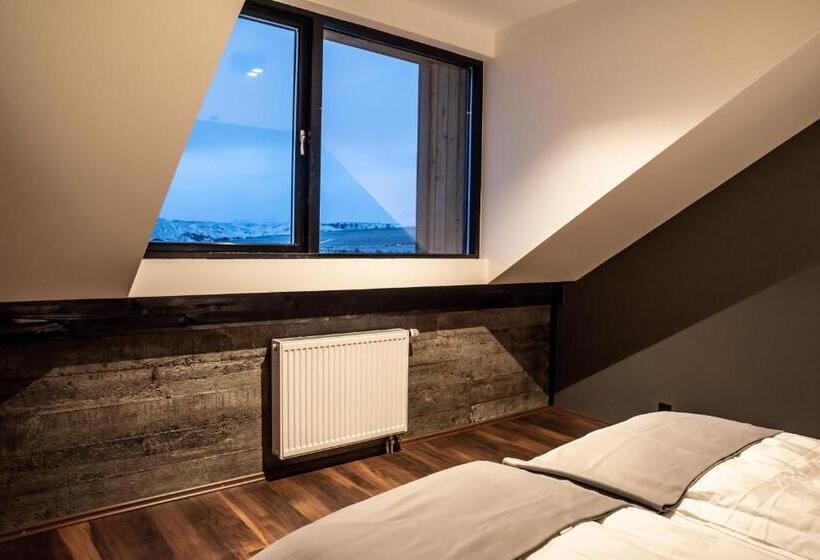 اتاق استاندارد با سرویس بهداشتی مشترک, The Barn