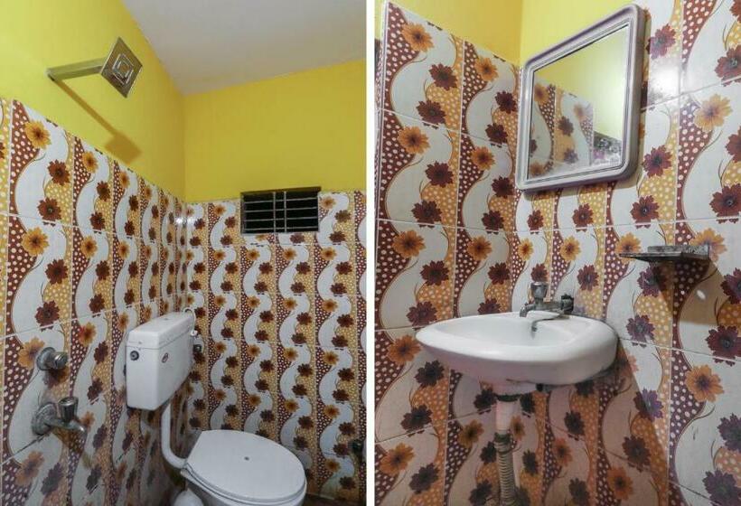 اتاق اجرایی سه نفره, Spot On 35444 Hotel Nirmalya