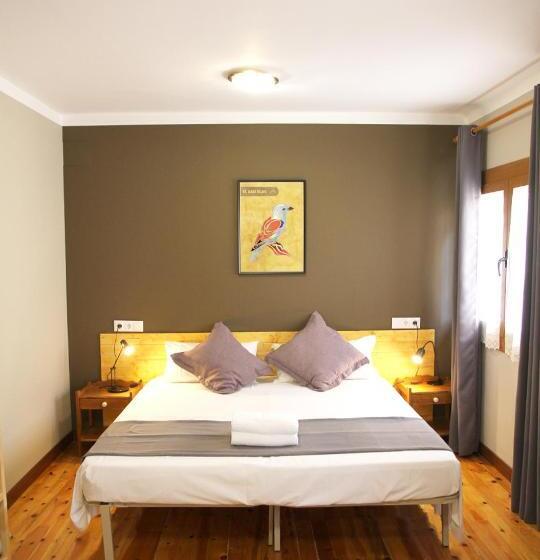 Четырехместный Номер Стандарт, Hostal Fonda Prat