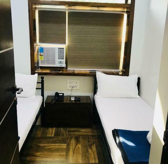 Quarto Estandar Banheiro Compartilhado, Shabana   Colaba Causeway