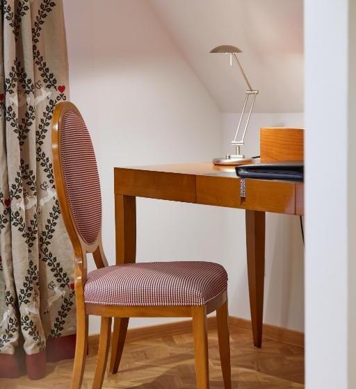 Полулюкс, Erfurths Bergfried Ferien & Wellness