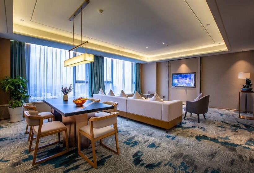 سوییت اجرایی, Kai Xiang Hotel Yingtan