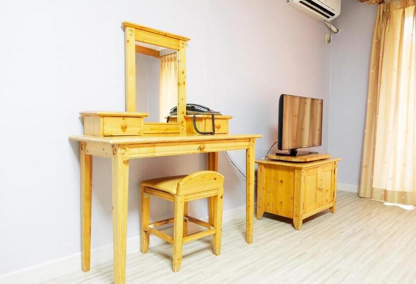 스탠다드 스튜디오, Yangji Pine Resort