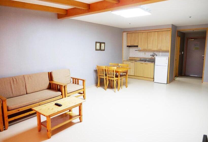 스탠다드 스튜디오, Yangji Pine Resort