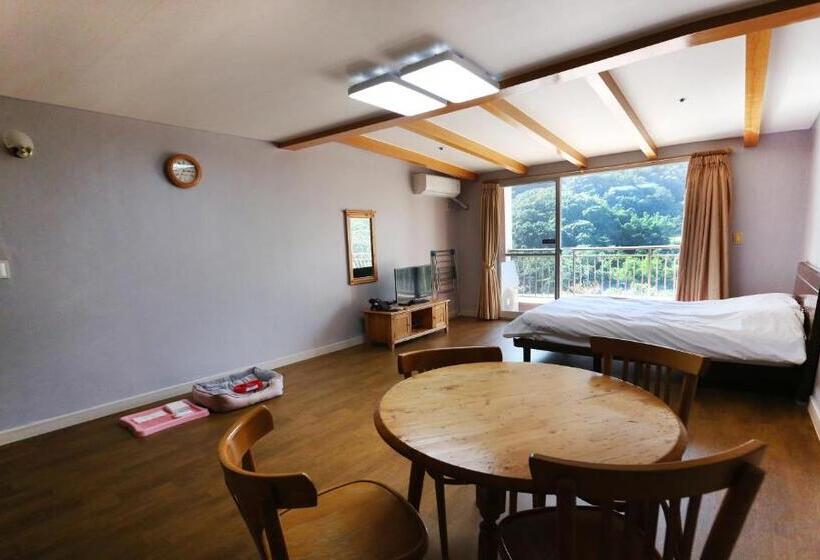 스탠다드 스튜디오, Yangji Pine Resort