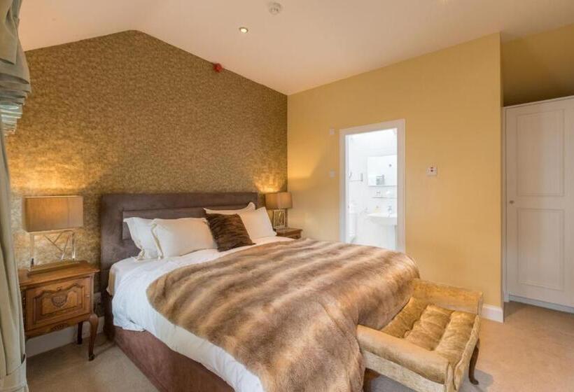 Номер Стандарт Вид на Озеро, Altskeith Country House