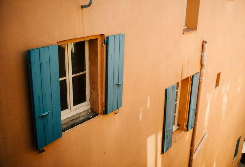 Люкс с гидромассажем, La Suite Romantique Avec Jacuzzi Au Cœur De Perpignan