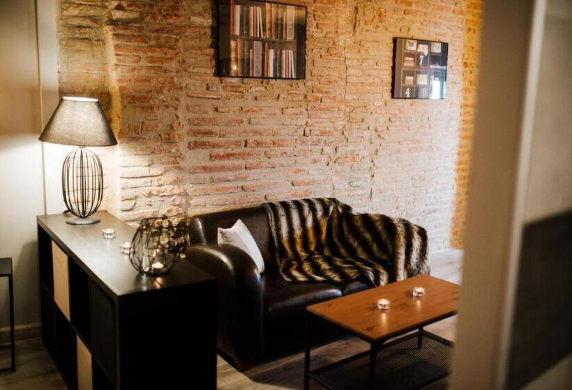 Люкс с гидромассажем, La Suite Romantique Avec Jacuzzi Au Cœur De Perpignan