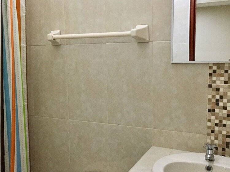 패밀리 룸, El Nopal