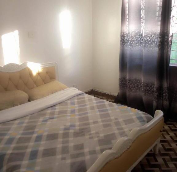 اتاق سوپریور, Kenya Inn