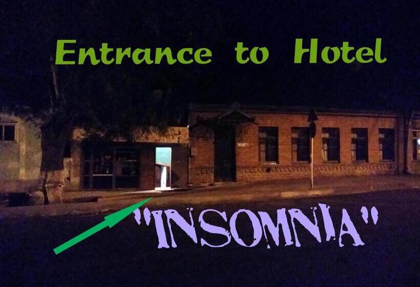 سوییت با چشم‌انداز باغ, Insomnia