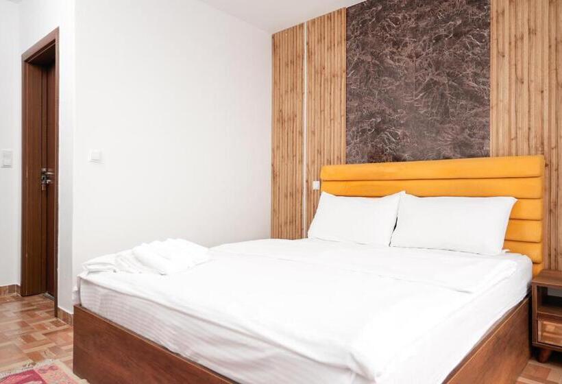 Habitación Estándar con Balcón, Denis