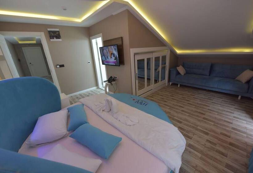 Quarto Deluxe, Hayat Rose