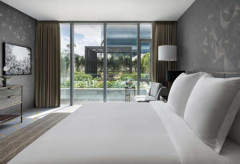 Люкс Повышенной Комфортности, Four Seasons Hotel Bengaluru At Embassy One