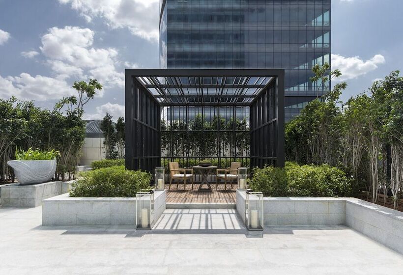 Люкс, Four Seasons Hotel Bengaluru At Embassy One