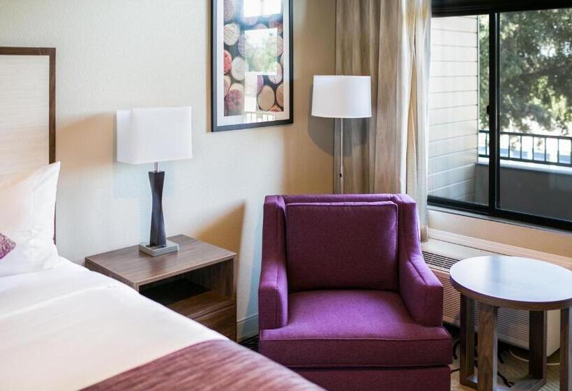 Номер Deluxe Кровать Кинг, Siri Downtown  Paso Robles