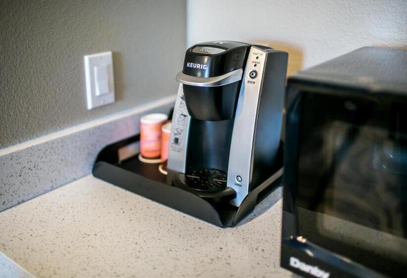 اتاق استاندارد با تخت بزرگ, Siri Downtown  Paso Robles