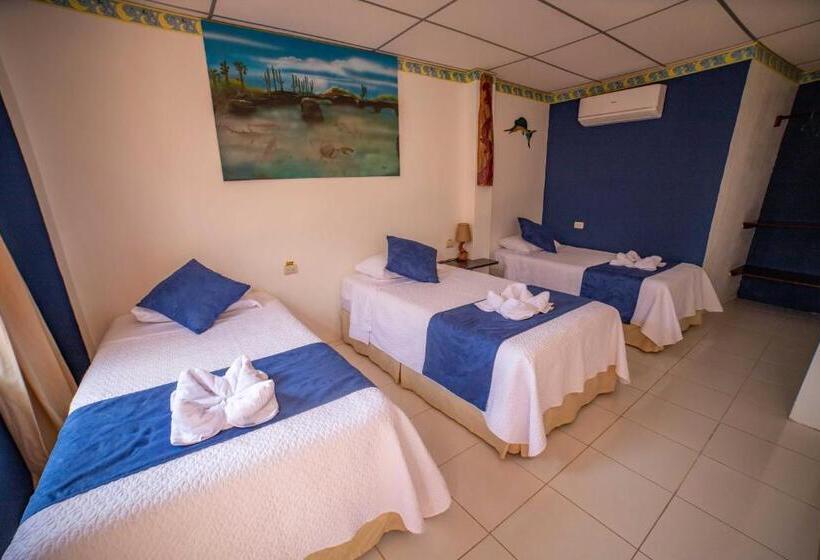 Номер Стандарт Трехместный, Hostal Gladismar