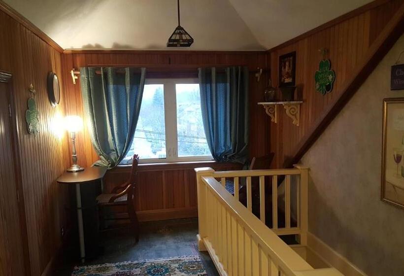 四人标准间, Natalie House   Boston