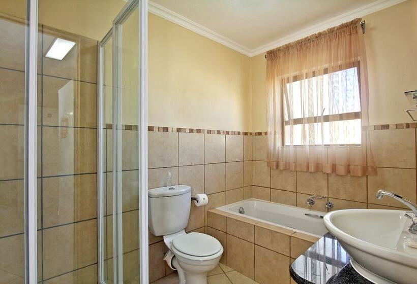 Апартаменты 3 Спальни, Uvongo River Resort