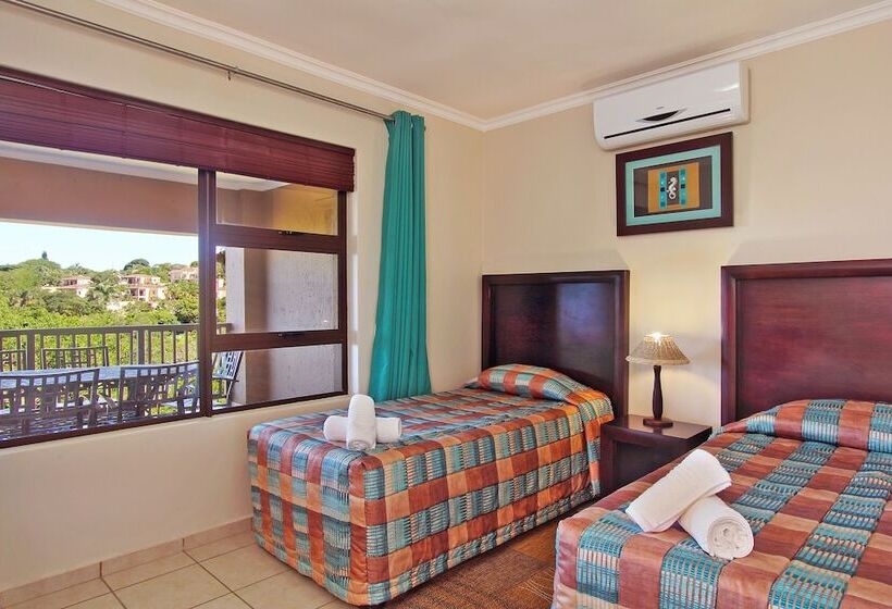 Апартаменты 3 Спальни, Uvongo River Resort