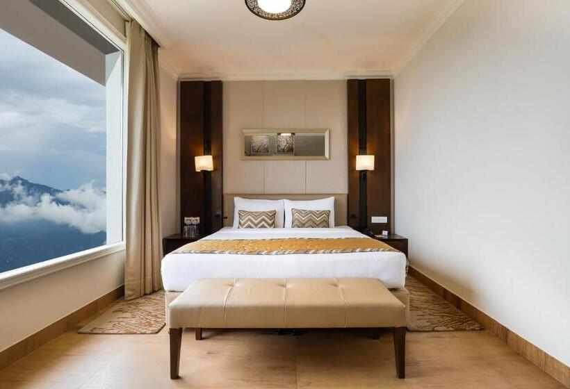 バルコニー付きデラックスルーム, Regenta Resort & Spa Mashobra