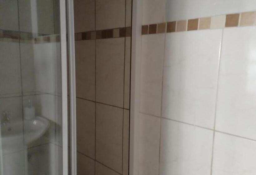 اتاق استاندارد, Tokelo Guesthouse Emalahleni