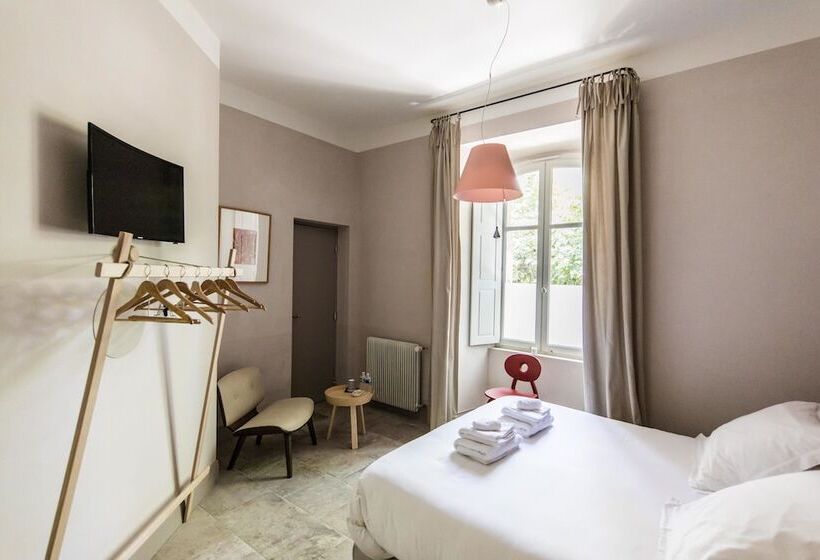 Номер Стандарт, La Bastide De Ganay