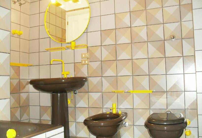 اتاق لوکس یک تخته, I 13 Cavalieri Guest House
