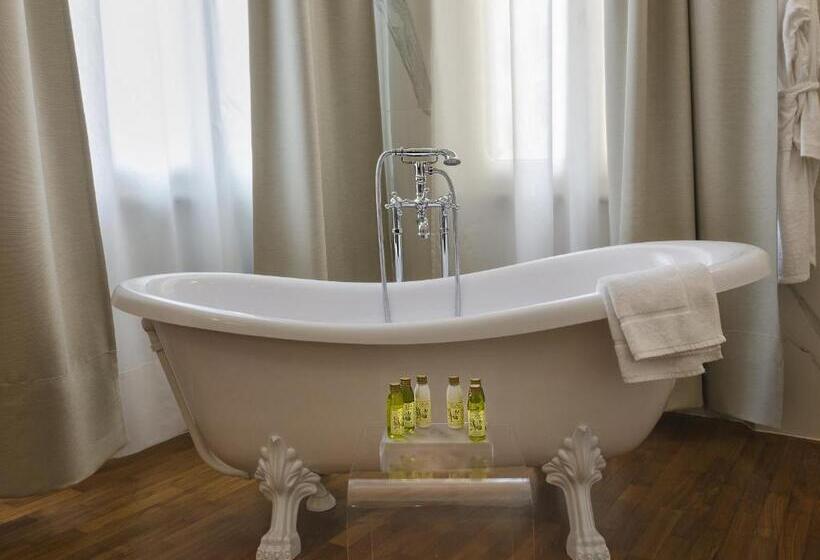 اتاق سوپریور سه تخته, Palazzo Cini Luxury Rooms In Pisa