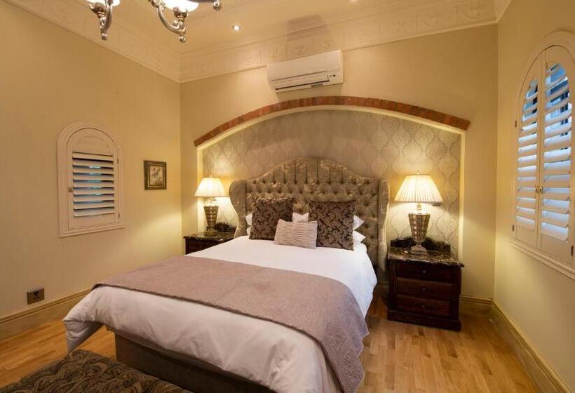 스위트, Three Rivers Lodge And Villas
