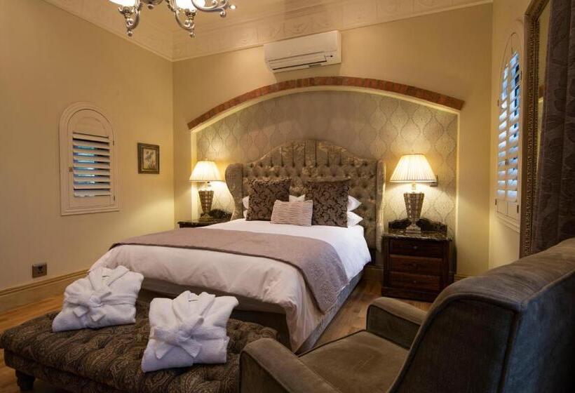 스위트, Three Rivers Lodge And Villas