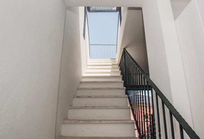 اتاق لوکس با تخت بزرگ, In Vacanza A Gaeta   B&b L Elica
