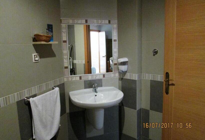 Номер Стандарт Индивидуальный, Hostal Banderas