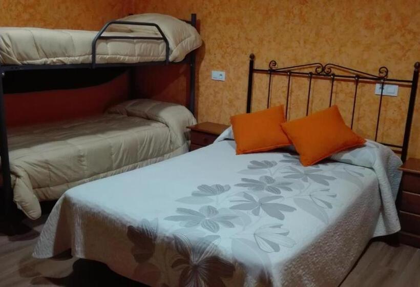스탠다드 트리플 룸, Hostal La Aldaba