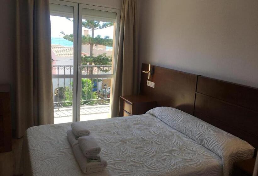Номер Стандарт с Балконом, Hostal   Restaurante Playa Azul