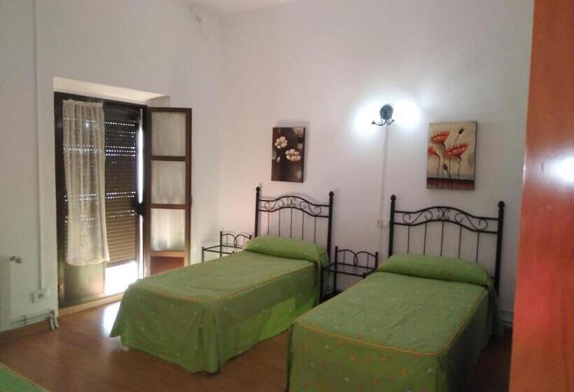 标准三人间, Pension Carretero
